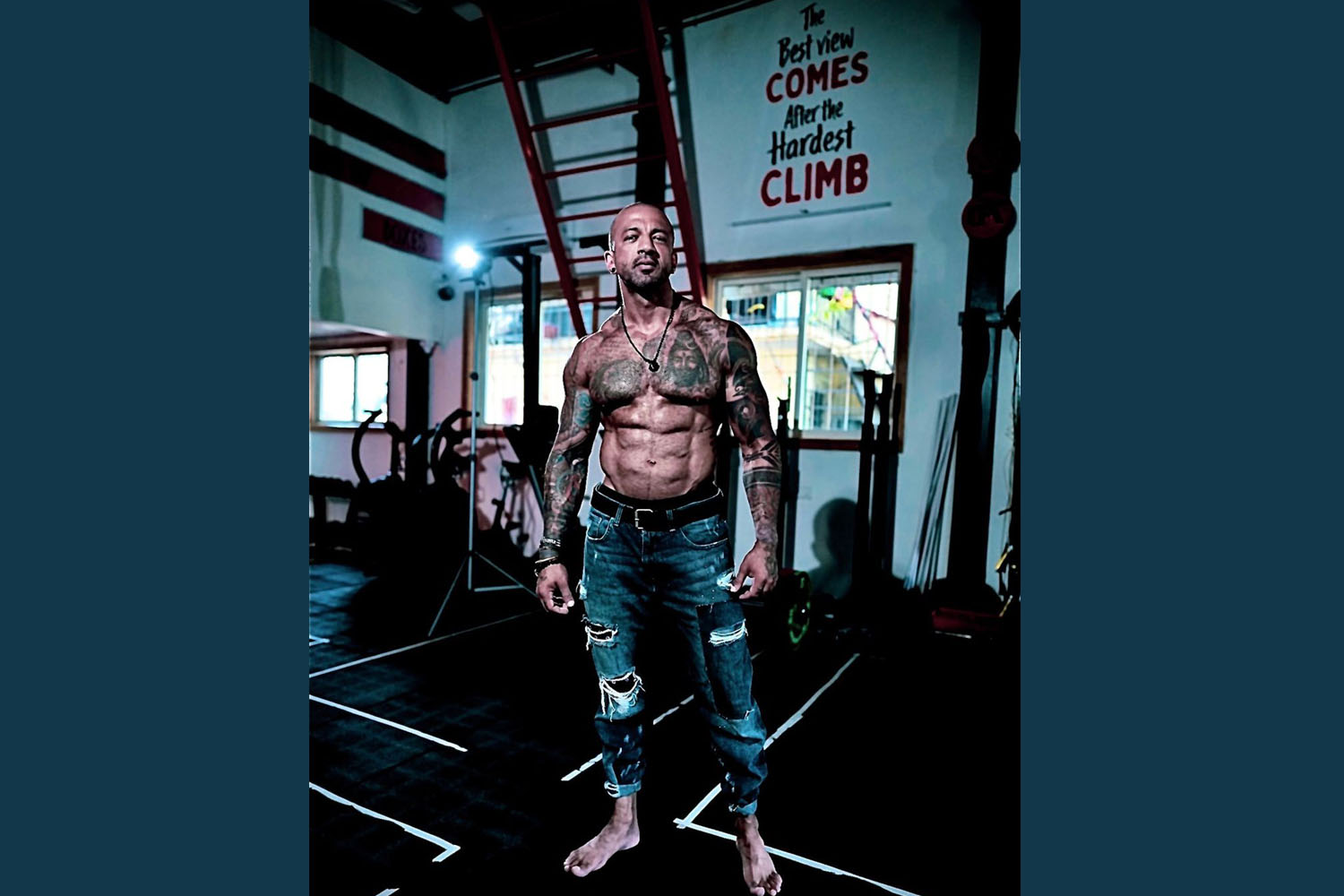 Shivohaam is a Celebrity fitness coach specializing in Crossfit and strength and conditioning transformations.