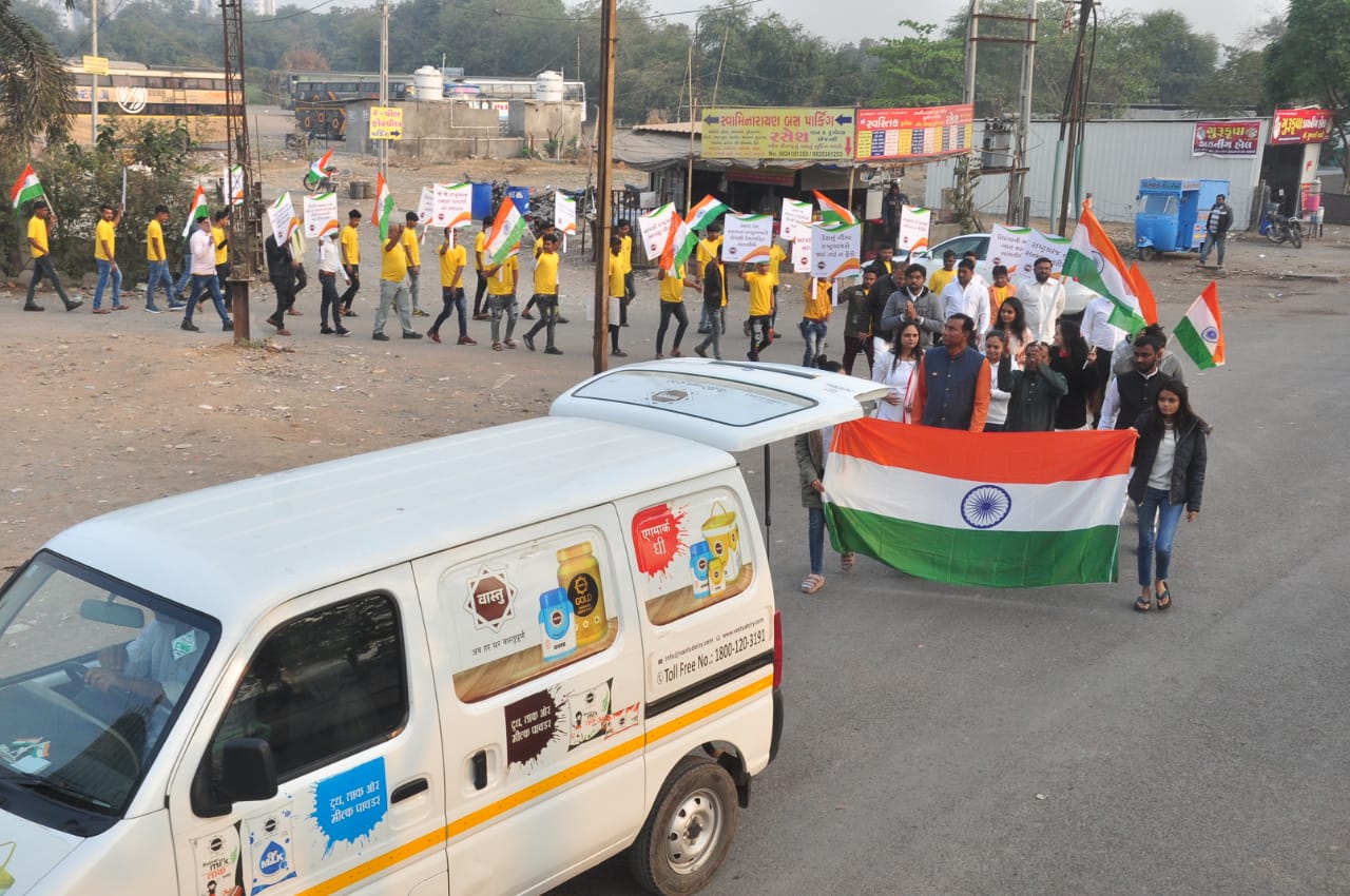 Vastu Dairy organises Tricolour rally